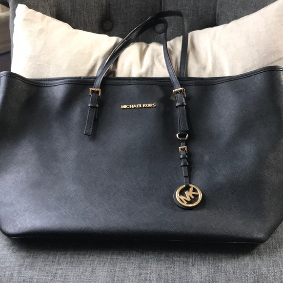 Authentic Michael Kors black tote - Picture 1 of 8